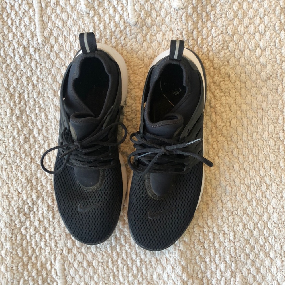 Nike Air black sneakers